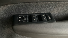 Volvo XC40 2.0 B4P Ultimate Dark 5dr Auto Petrol Estate